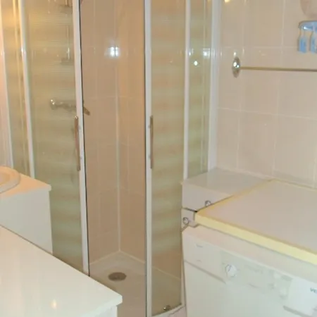 Appartement Balaruc-les-bains, 1 Pièce, 4 Personnes - Fr-1-503-27